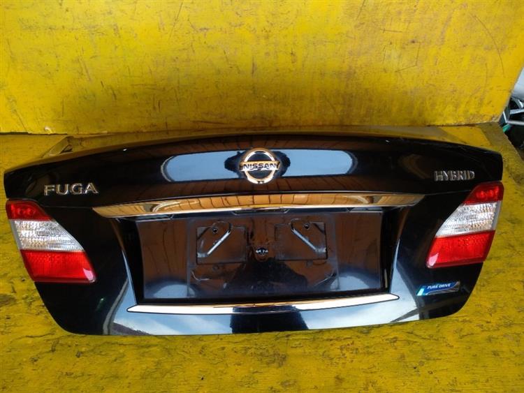 Крышка багажника Nissan Fuga
